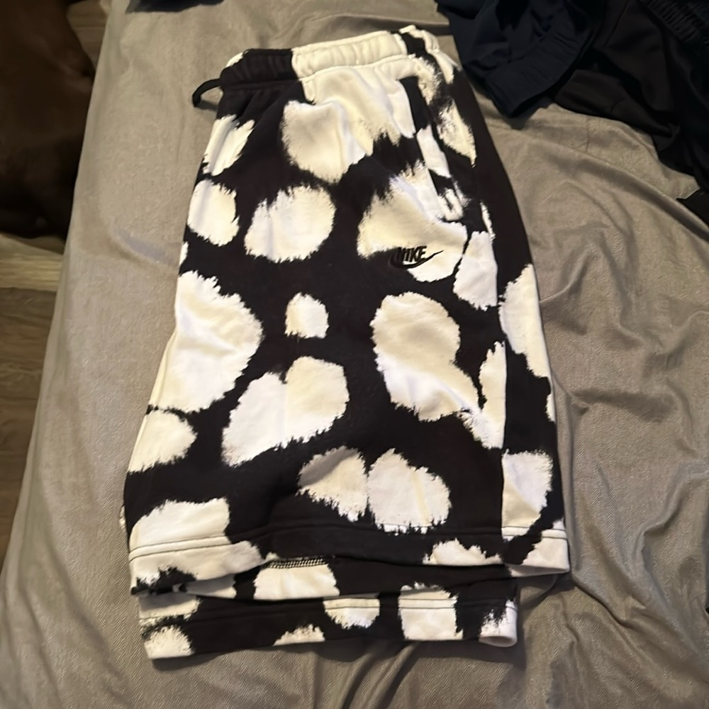 black and white pattern nike shorts